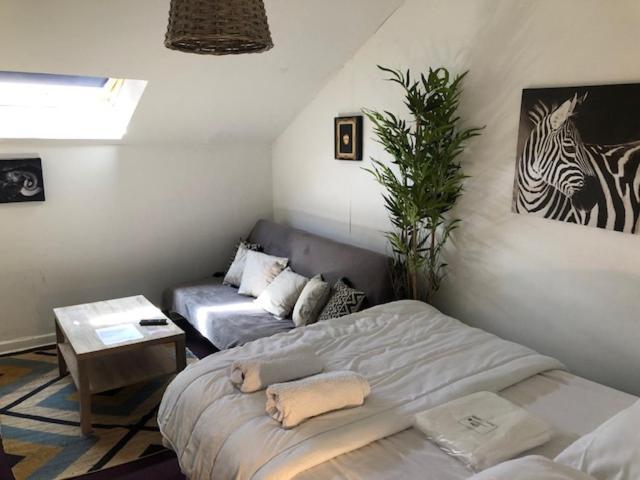 Le Victor Hugo 4 D Et Sa Pizza Offerte Apartment Aurillac Ngoại thất bức ảnh